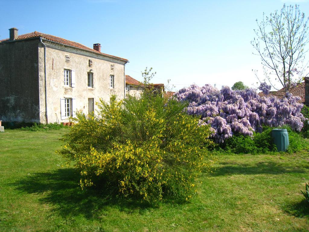 Bed and Breakfast Wisteria House à Chanteloup  Extérieur photo